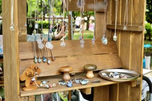 開運アクセサリー完全ガイド｜願い別に選ぶモチーフとカラーの力