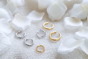 シルバーとゴールド、どちらが似合う？自分でできる簡単診断と選び方