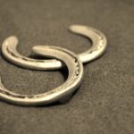 ホースシューリング｜幸運を呼ぶ馬蹄モチーフの魅力