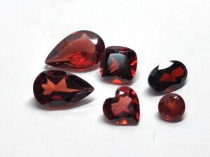 パワーストーン「ガーネット」｜情熱・信念・前進を象徴する石