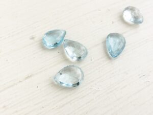パワーストーン「アクアマリン」｜心を癒し、愛と平和をもたらす“海の女神の石”