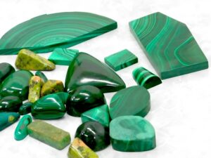 マラカイトとは？厄除けと変化をサポートする「守りの天然石」の意味と魅力