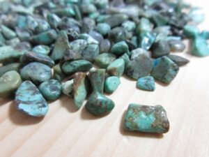 ターコイズとは？成功と守りを象徴する「旅人の天然石」の意味と魅力