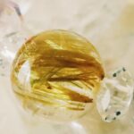 ルチルクォーツとは？金運と成功を引き寄せる「最強の天然石」の意味